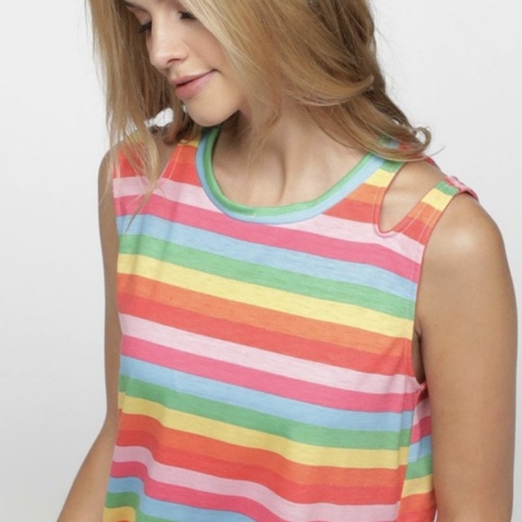 Cut Out Stripe Tank - Picture 2 of 3